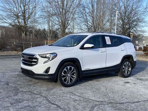 Used 2021 GMC Terrain SLT image 1