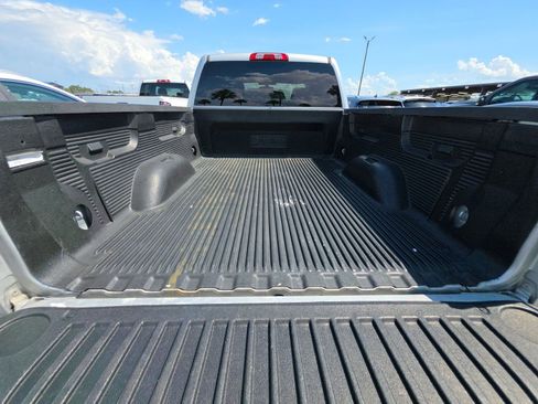 Used 2018 Chevrolet Silverado 1500 Custom w/ Custom Value Package RWD image 14