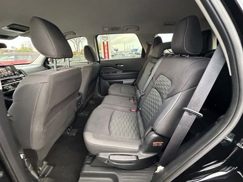 Used 2022 Nissan Pathfinder SV image 27