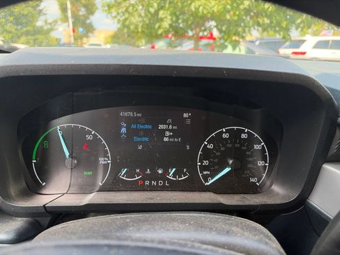 Used 2022 Ford Maverick XL FWD image 3