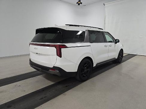 Used 2025 Kia Carnival SX Prestige FWD image 4
