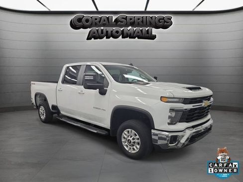Used 2025 Chevrolet Silverado 2500 LT w/ Convenience Package AWD/4WD image 1