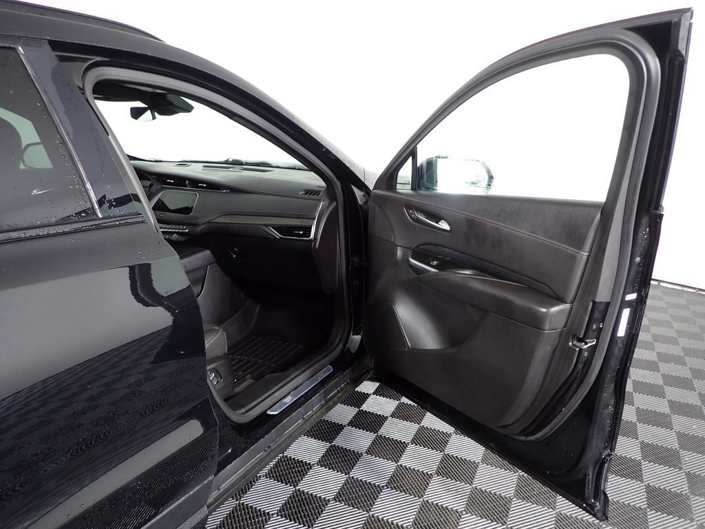 Used 2020 Cadillac XT4 Sport w/ Driver Awareness Package AWD/4WD image 33