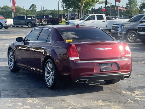 Used 2020 Chrysler 300 Limited RWD image 9