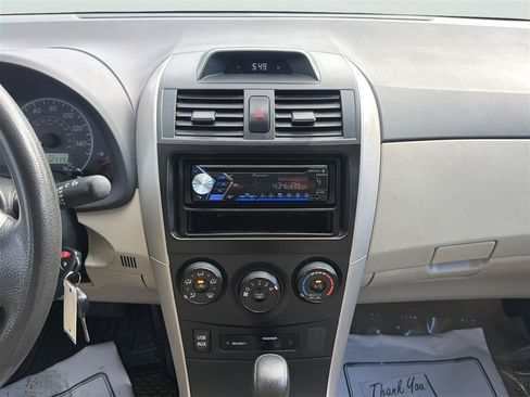 Used 2013 Toyota Corolla L FWD image 17