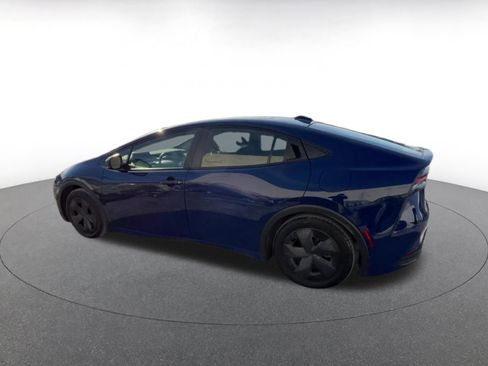 Used 2025 Toyota Prius LE image 7