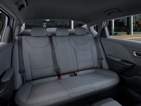 New 2025 Kia K4 EX image 16