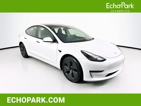 Used 2023 Tesla Model 3 Standard Range image 1