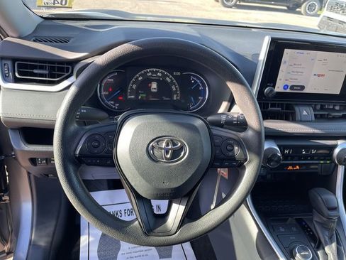 Used 2025 Toyota RAV4 LE AWD/4WD image 15