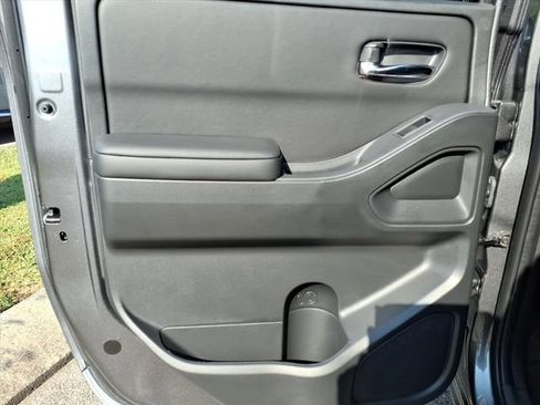 New 2026 Nissan Frontier SV w/ SV Convenience Package image 9