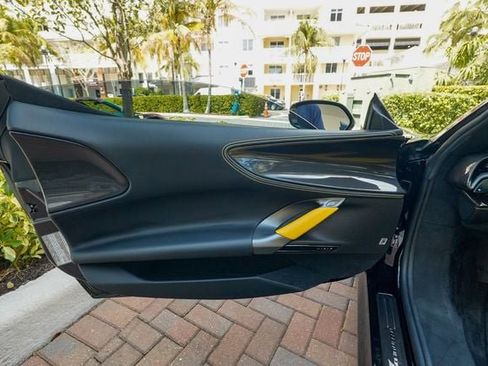 Used 2022 Ferrari SF90 Spider image 55