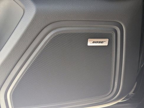 Certified 2025 Porsche Macan image 15