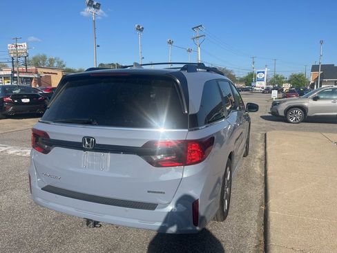 Used 2026 Honda Odyssey Touring image 4