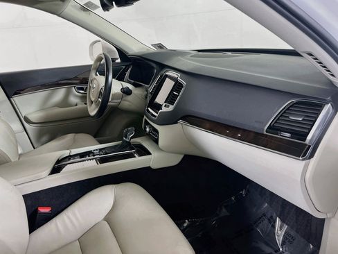 Used 2017 Volvo XC90 T6 Momentum w/ Vision Package AWD/4WD image 31