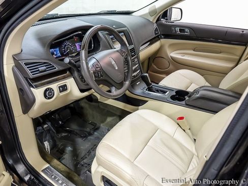 Used 2014 Lincoln MKT AWD w/ Equipment Group 201A image 9