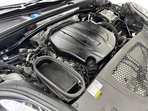 Used 2021 Porsche Macan AWD/4WD image 74