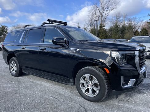 Used 2023 GMC Yukon XL SLE w/ Gmc Pro Safety Plus Package image 3