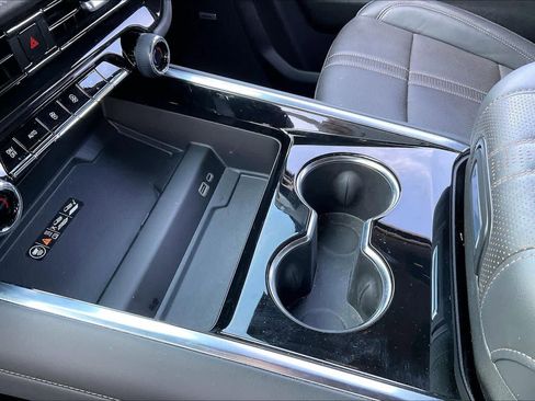 Certified 2025 Chevrolet Tahoe High Country image 16