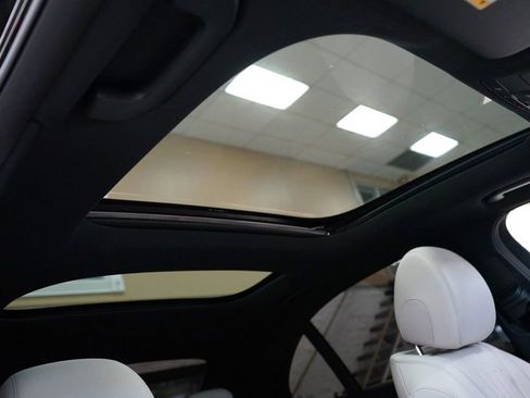 Used 2019 Mercedes-Benz E 300 4MATIC image 10