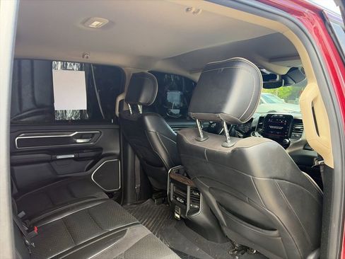 Used 2019 RAM 1500 Laramie AWD/4WD image 11