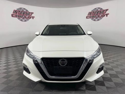 Used 2021 Nissan Altima 2.5 SV image 2