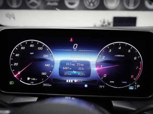 Used 2024 Mercedes-Benz GLC 300 4MATIC image 28