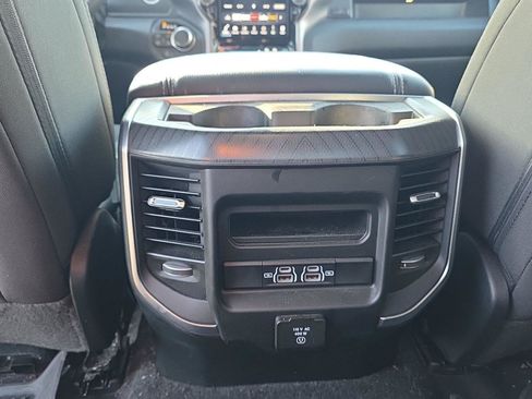 Used 2025 RAM 1500 Big Horn AWD/4WD image 17