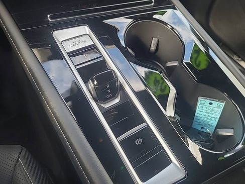 Used 2024 Volkswagen Atlas Cross Sport SE image 20