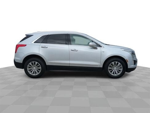 Certified 2018 Cadillac XT5 Luxury w/ Driver Awareness Package image 9