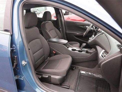 Used 2024 Chevrolet Malibu LT image 25