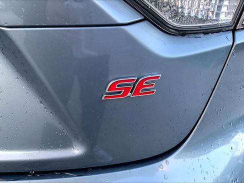 Used 2021 Toyota Corolla SE image 9