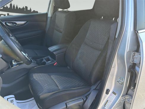 Used 2020 Nissan Rogue S w/ Special Edition Package image 10