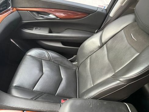Used 2015 Cadillac Escalade Premium image 18