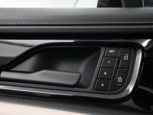 Used 2026 Porsche Panamera image 17