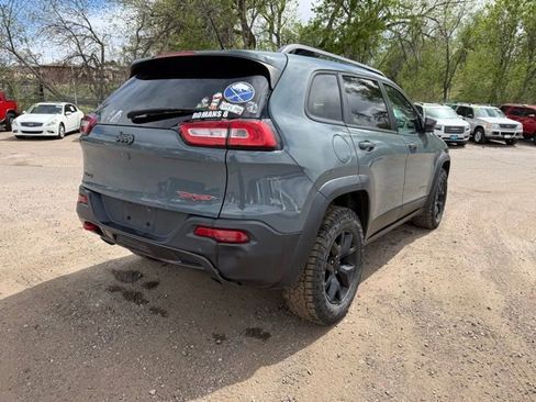 Used 2014 Jeep Cherokee Trailhawk w/ Comfort/Convenience Group AWD/4WD image 6