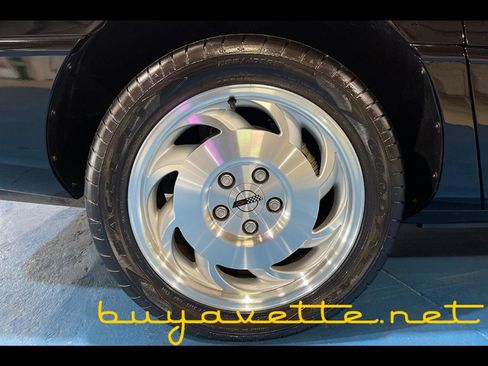 Used 1996 Chevrolet Corvette Coupe RWD image 11
