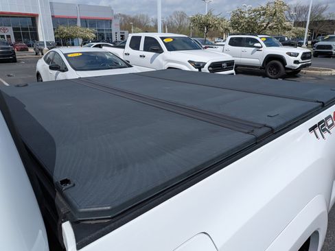 Used 2021 Toyota Tacoma TRD Sport w/ TRD Premium Sport Package image 11