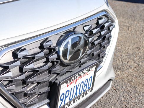 Used 2022 Hyundai Ioniq SE image 5