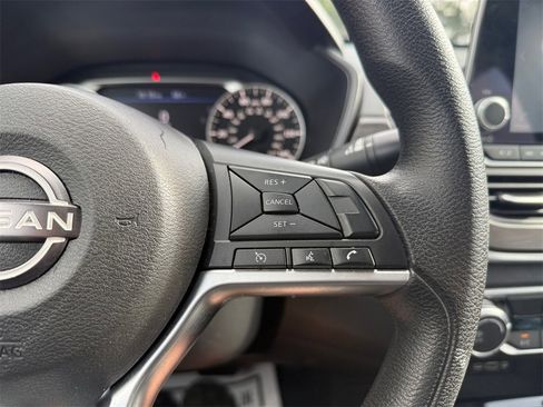 Used 2023 Nissan Altima 2.5 SV image 23