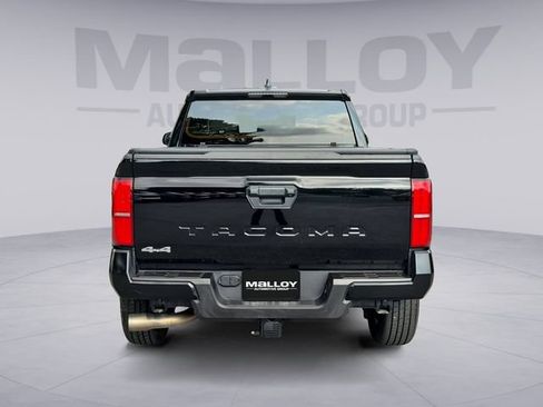 Used 2025 Toyota Tacoma SR5 AWD/4WD image 4