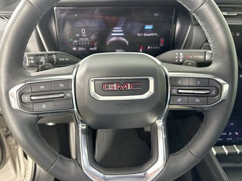 Used 2025 GMC Terrain Elevation w/ Elevation Premium Package AWD/4WD image 19