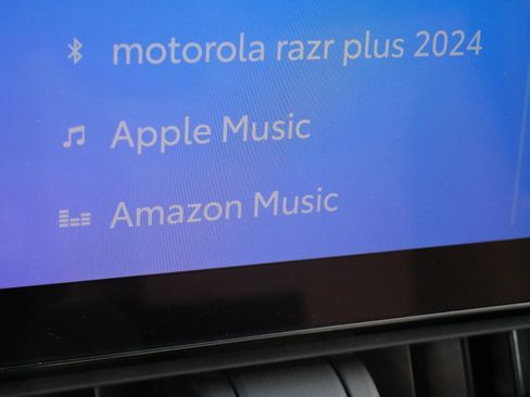 Certified 2025 Toyota RAV4 XLE w/ Convenience Package image 30