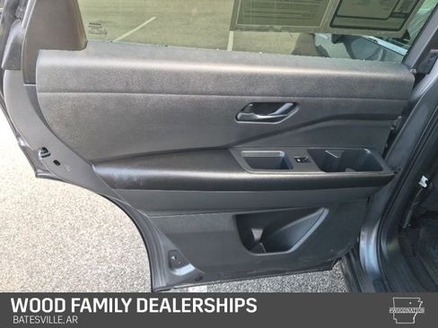 Used 2023 Nissan Pathfinder SV image 24