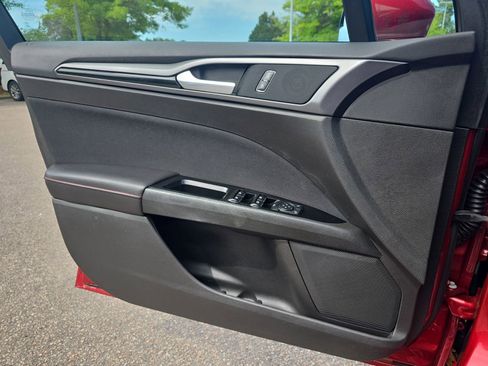 Used 2014 Ford Fusion SE image 26