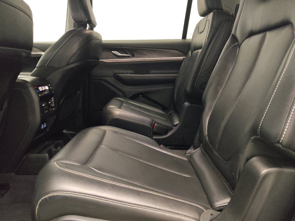 Used 2023 Jeep Grand Cherokee L Limited RWD image 18