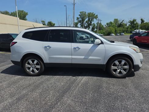 Used 2016 Chevrolet Traverse LTZ FWD image 3