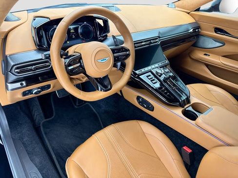 Used 2025 Aston Martin V8 Vantage Coupe image 9