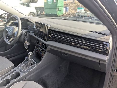 Used 2025 Volkswagen Jetta Sport image 30