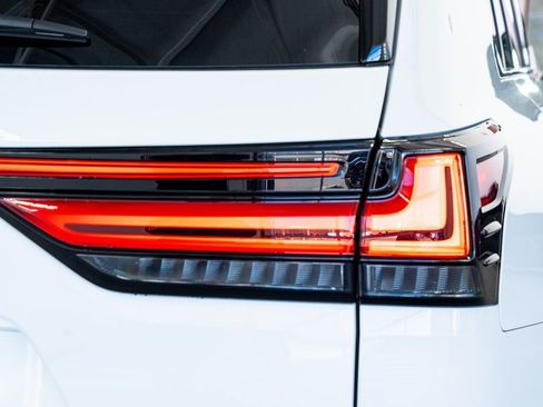 Used 2024 Lexus LX 600 F Sport image 27