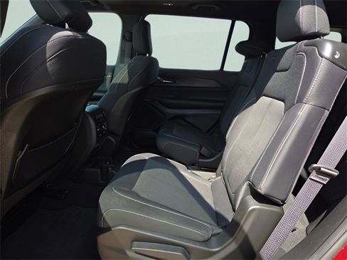 Used 2024 Jeep Grand Cherokee L Laredo w/ Luxury Tech Group I image 16